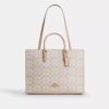 Maggie-Tote-Bag aus Signature Canvas