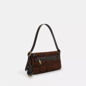 Etta Small Schultertasche mit Klappe aus charakteristischem Chenille