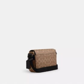 Jack Small Flap Umhängetasche aus Signature Canvas