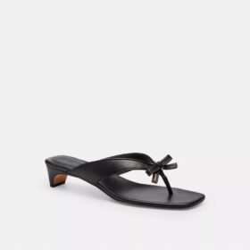 Kitten-Absatzschuh mit Schleife