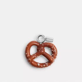 Kleiner Pretzel-Schuh-Anhänger