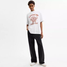 Lässiges T-Shirt mit Pretzel-Motiv aus Bio-Baumwolle