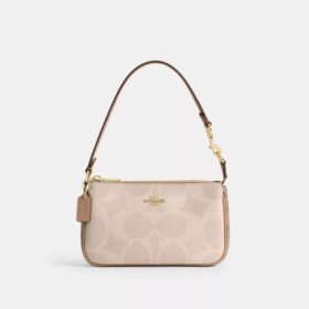 Nolita 19 aus «Blocked Signature Canvas»