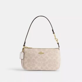 Nolita 19 aus Signature Canvas