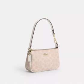 Nolita 19 aus Signature Canvas