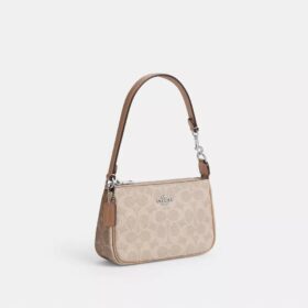 Nolita 19 aus Signature Canvas