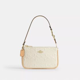 Nolita 19 aus Signature-Leder mit Anhängern