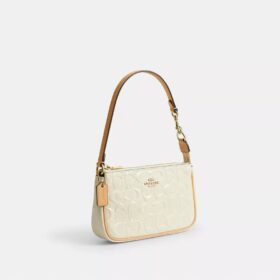 Nolita 19 aus Signature-Leder mit Anhängern