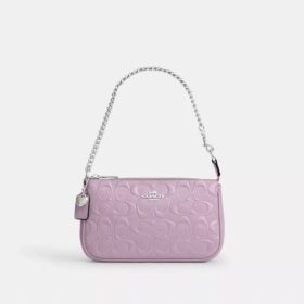 Nolita 19 aus Signature-Leder mit Herz-Anhänger