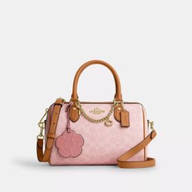 Rowan-Satchel-Tasche aus Signature Canvas mit Anhängern
