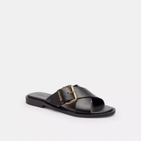 Sandalen mit gekreuzten Riemen und Schnalle
